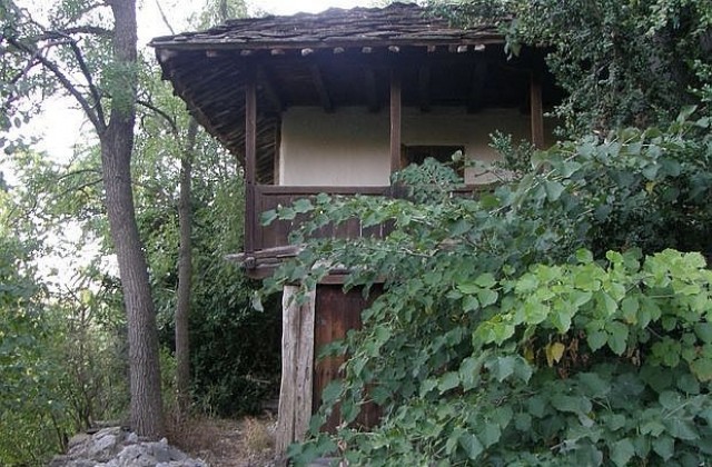 Къща, приютявала Васил Левски в Ловеч, тъне в забрава и разруха