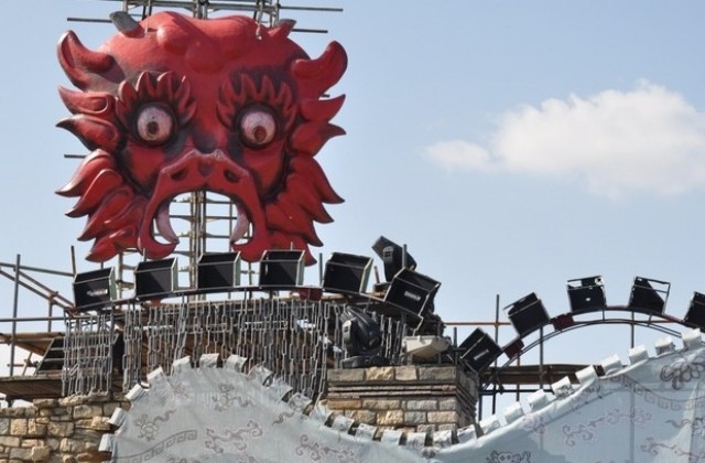 С операта Турандот откриват Сцена на вековете, 30-метров дракон посреща зрителите на Царевец