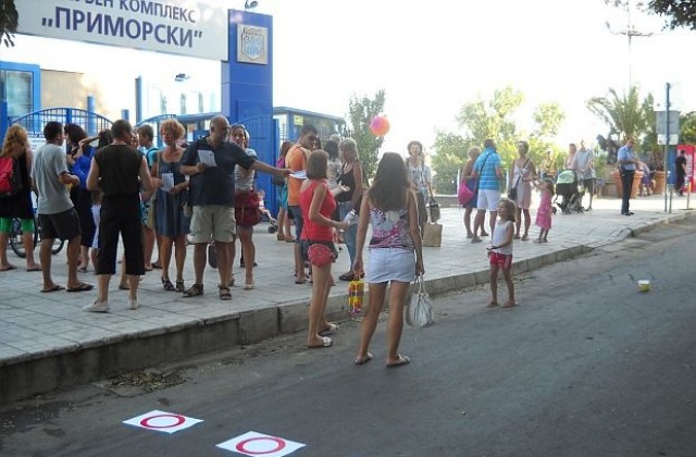 Протестиращи блокираха входове на Морската градина във Варна