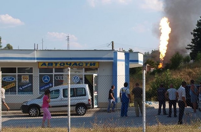 Петима пострадаха при пожар на газстанция в Разград