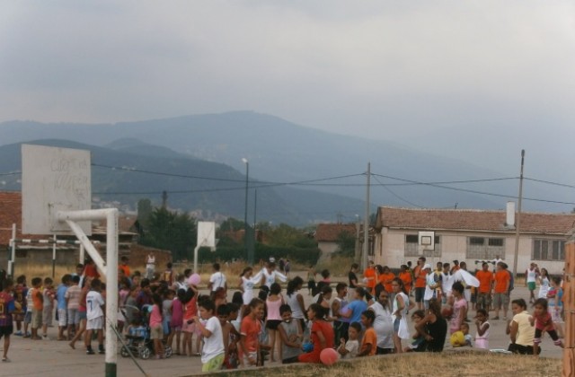 Началното училище в Раждавица с мисия да образова ромските деца