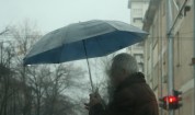 Синоптиците очакват силни бури в 12 области