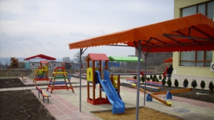  Режат лентата на разширена детска градина във Варна 