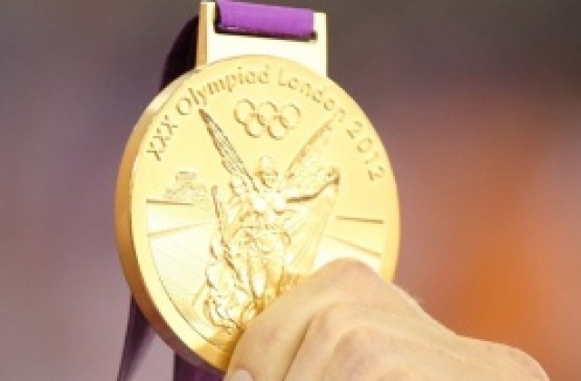 Златните олимпийски медали са направени основно от... сребро