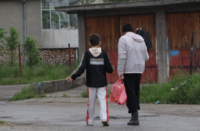 Инициативен комитет защитава пострадалите от земетресението в Перник