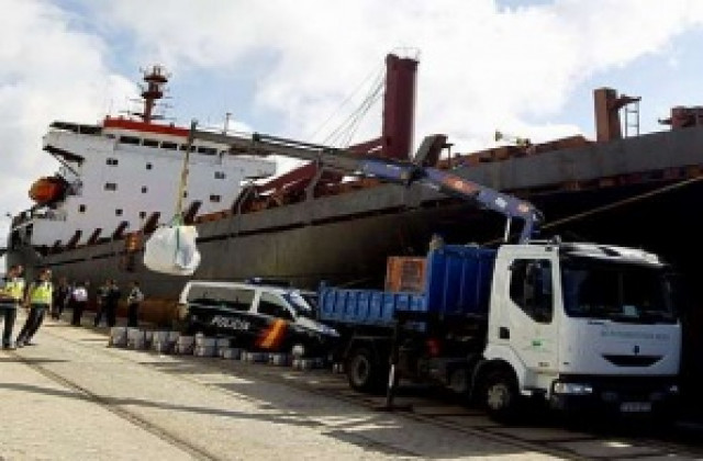 Варненци и добричлии плавали на задържания в Испания кораб с кокаин