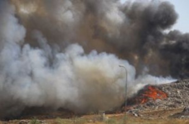 Въздухът в Русе не е замърсен от пожара на сметището