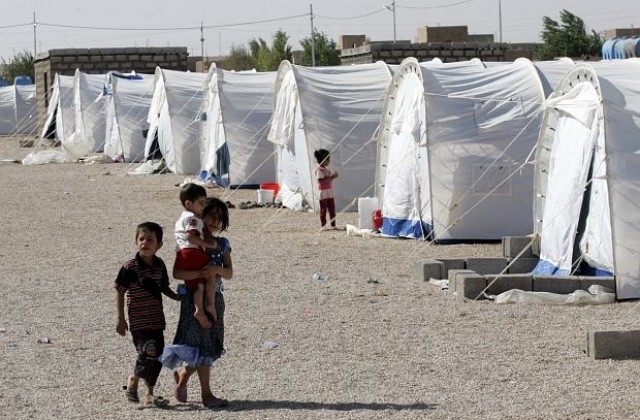 9000 сирийски бежанци чакат на границата с Турция