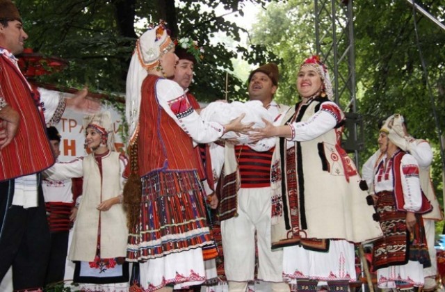 Първи фолклорен фестивал в Сандрово