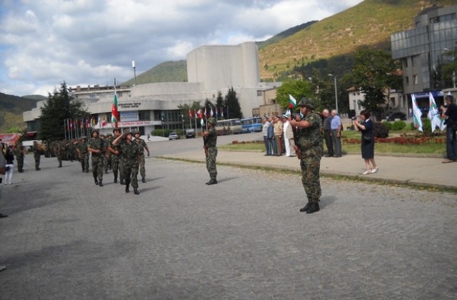 Началникът на отбраната посрещна участници в мисията ни в Босна и Херцеговина