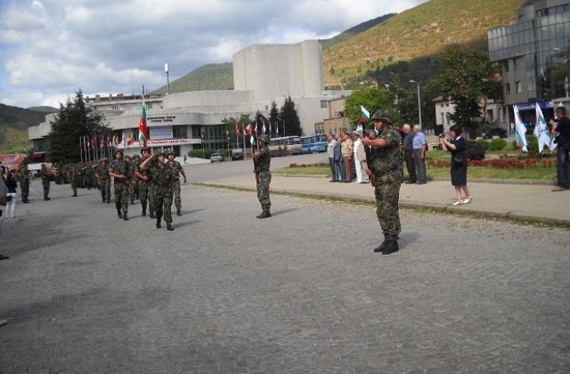 В Сливен посрещнаха тържествено военнослужещите от рота „Алтеа”