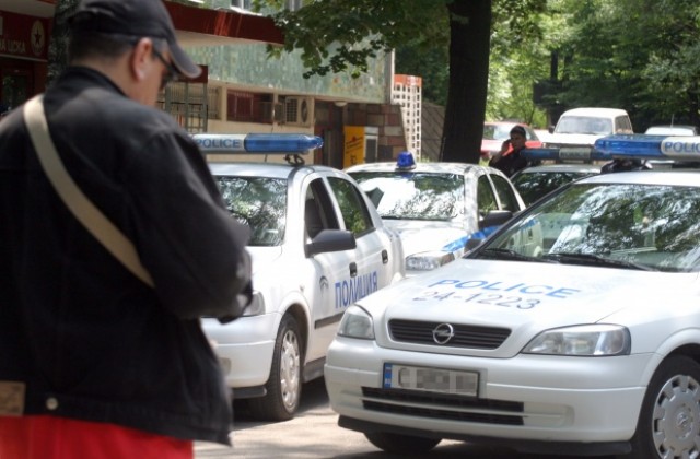 Полицай застреля млада жена пред дискотека в Ловеч