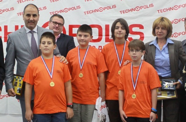 Наградиха учениците, спечелили медали от Международната олимпиада по математика