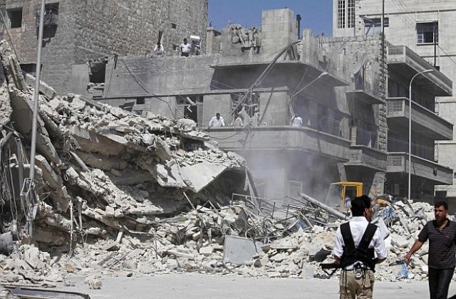 Силни експлозии разтърсиха предградие на Дамаск