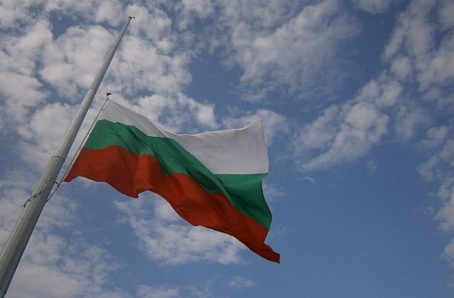 9-метрово знаме се развя на входа на Свиленград от 30-метров пилон