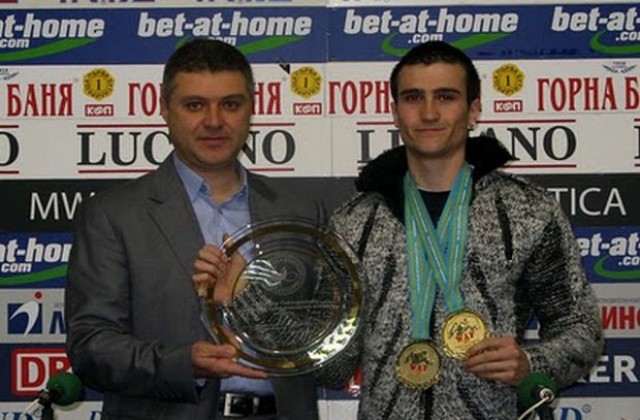 Георги Гайдарджиев с гинес рекорд за най-много набирания на една ръка