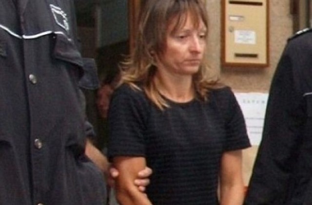 Лелята на убитата Женя тъгувала в ареста за децата си