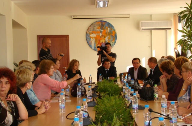В Димитровград заседаваха съвместно съветници и синдикалисти