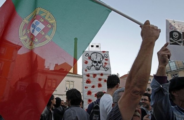 Португалия планира още по-големи икономии и високи данъци