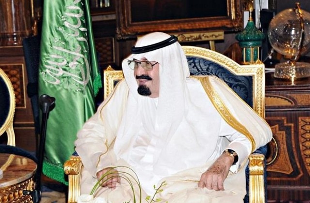 Кралят на Саудитска Арабия призова ООН да осъди посегателствата срещу религиите