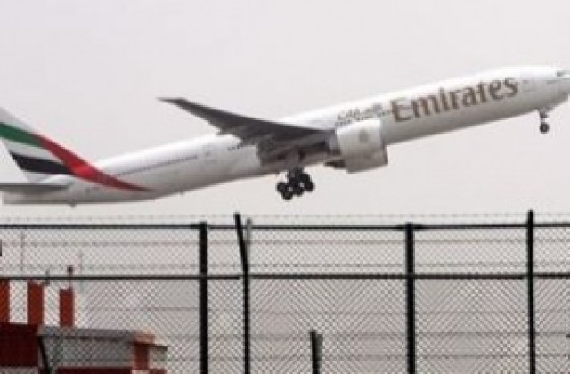 Самолет на авиокомпания Емирейтс” кацна аварийно в Сидни