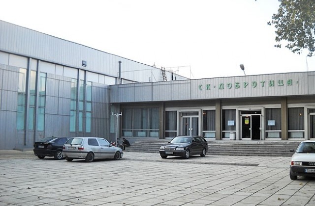 Искат общината да осигури безплатни ученически спортни занимания в Добрич