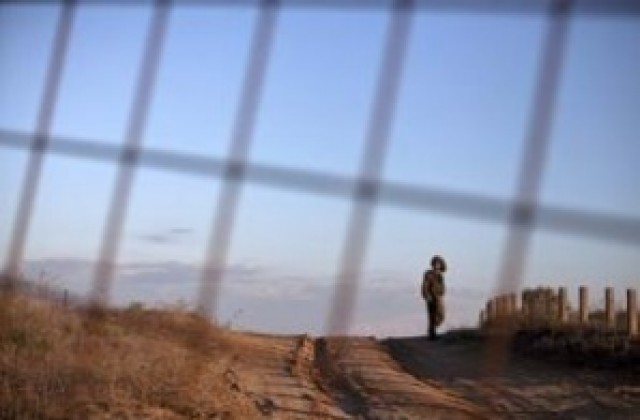 Палестинска ракета падна край Тел Авив, Израел мобилизира 30 000 запасни офицери