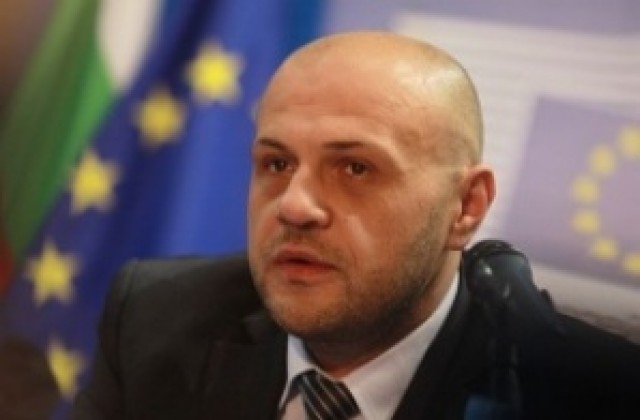 Необходимо е преориентиране на публичните политики в Габрово, според министър Дончев