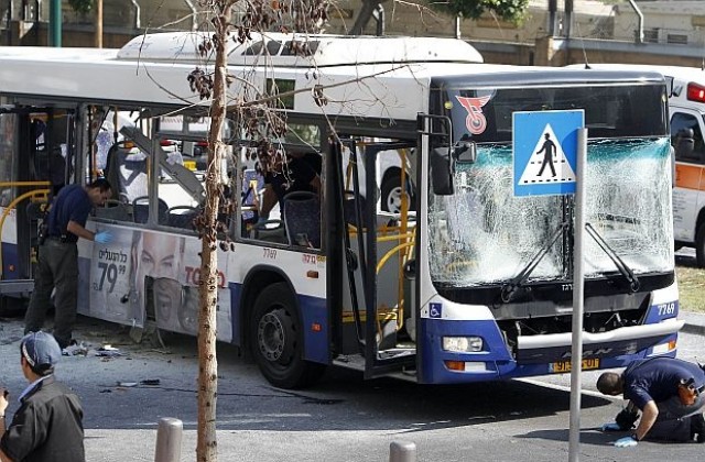 Над 20 ранени при атентат срещу автобус в Тел Авив