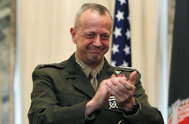 Генерал Джон Алън се завърна в Кабул