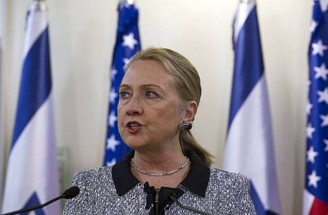 Клинтън в Палестина - разговаря с Фатах, но не и с Хамас