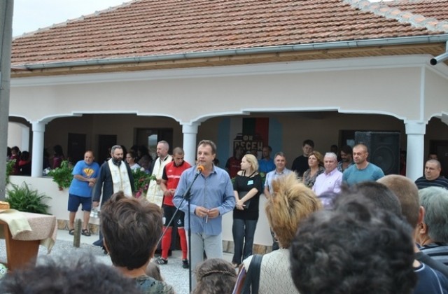 Над 150 души се събраха в Ресен на среща с кмета Даниел Панов