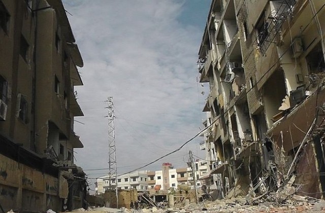 Сирийски самолети бомбардираха райони в Дамаск