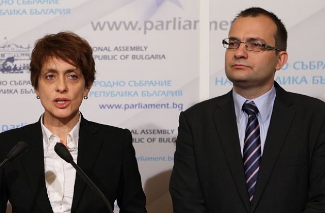 Надежда Нейнски ще преговаря със Синята коалиция за изборите