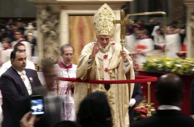 Папа Бенедикт Шестнайсети отслужи тържествена рождественска литургия