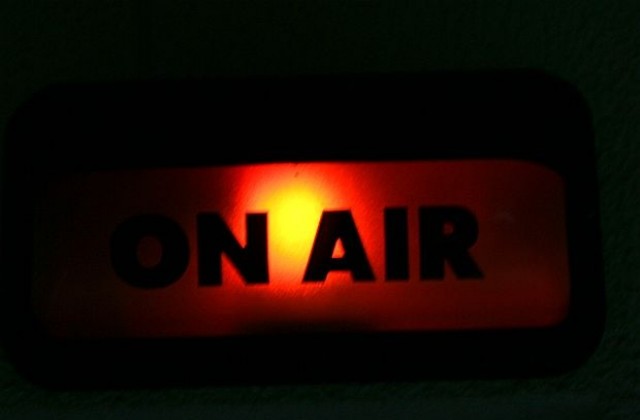 На 6 октомври 1999 г. стартира Дарик радио Кърджали