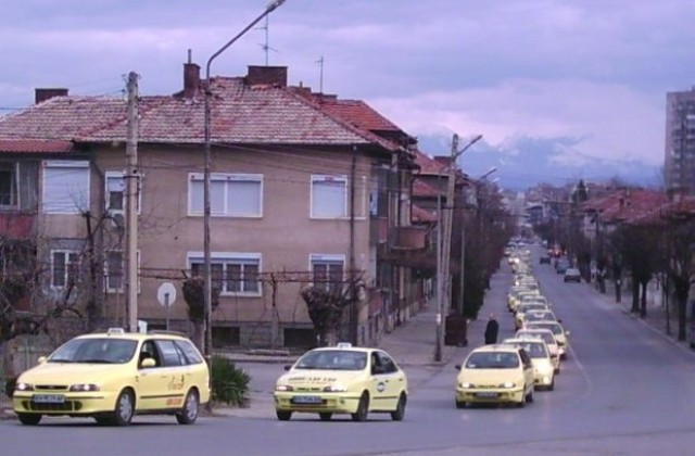 Новият шеф на ДАИ: Такситата в Кюстендил да започнат да возят с включени броячи