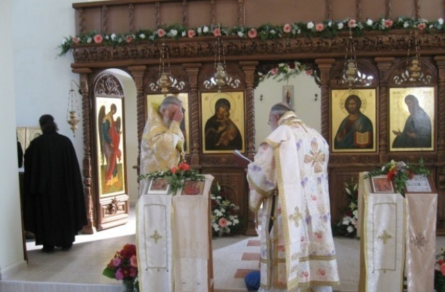 В манастира Благовещение край Копиловци посрещат Рождество Христово