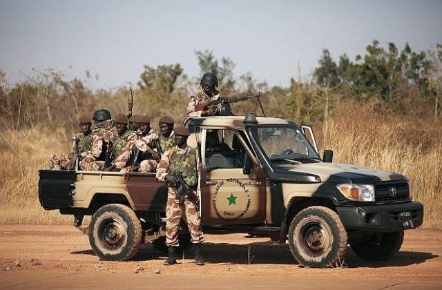 1400 френски войници са разположени в Мали