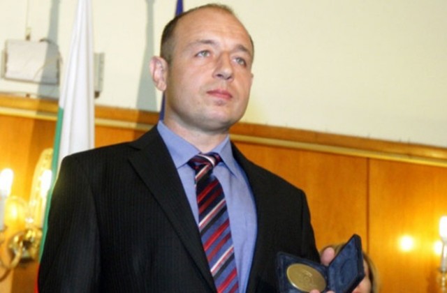 Механикът спасител Петър Петров е Мъж на годината 2012