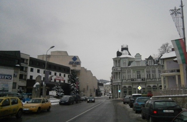 Еднопосочни улици и повдигнати пешеходни пътеки в Ловеч