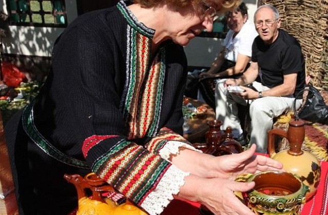 Габровско село посреща за празник на греяната ракия и нашенската туршия