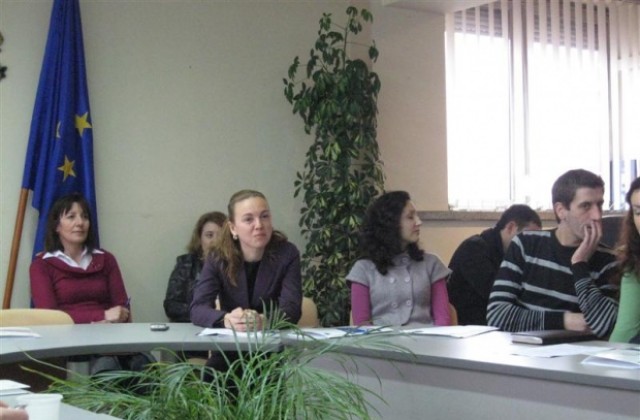 Стратегическите рамки на програмен период 2014-2020 представиха в Казанлък