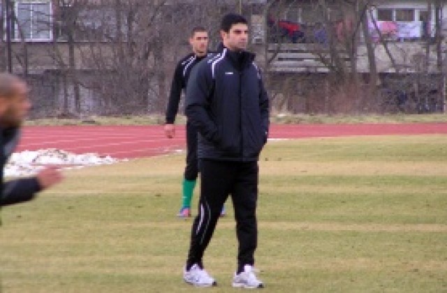 Гонзо дебютира с 0:3 начело на Черно море, Ивелин Попов вкара на моряците