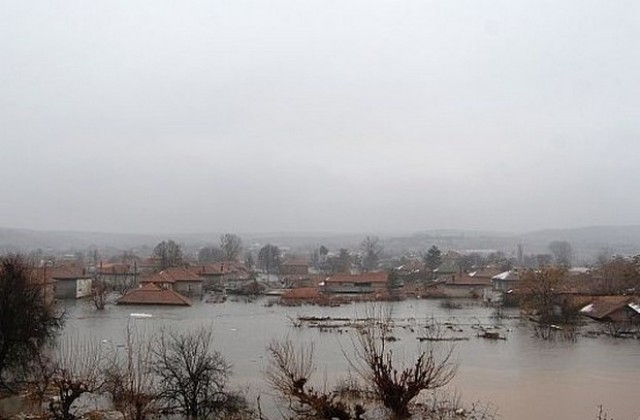 Година от наводнението в село Бисер: панихида в памет на жертвите