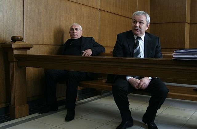 Отложиха делото срещу Митхат Табаков и Гюнай Сефер