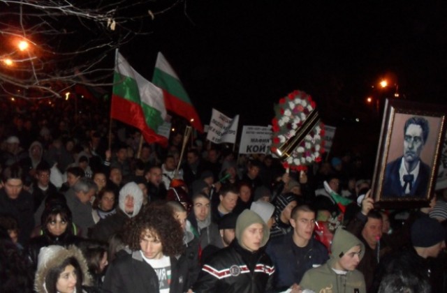 Около 6000 излязоха на улицата във Варна, протестът мина без сериозни инциденти