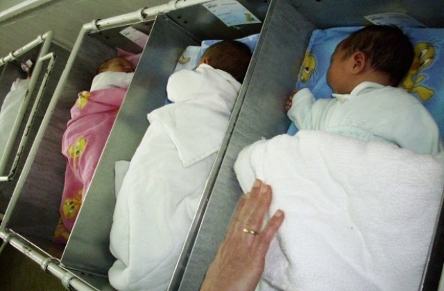 38 непълнолетни родилки през 2012 г. в Хасковско