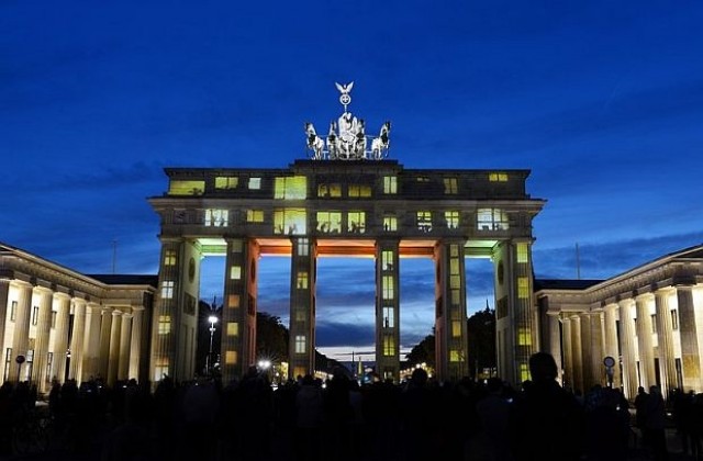 Германски политик иска връщане на визовия режим заради имигрантите от България и Румъния