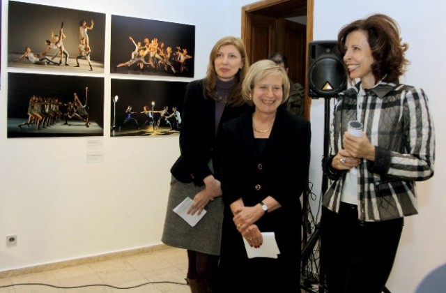 Посланикът на САЩ Марси Рийс и Цветелина Бориславова откриха изложба